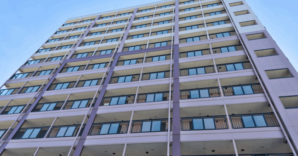 マンションの外観写真。管理・運営・資産価値維持の参考イメージ