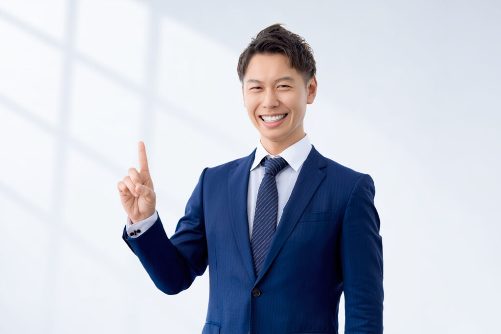 ポイントを伝える男性