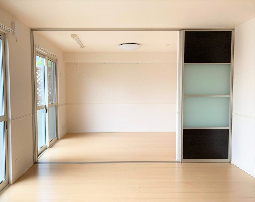フローリングの部屋の画像