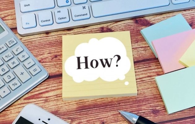 付箋に「How？」と書かれており、対応手順を表している写真